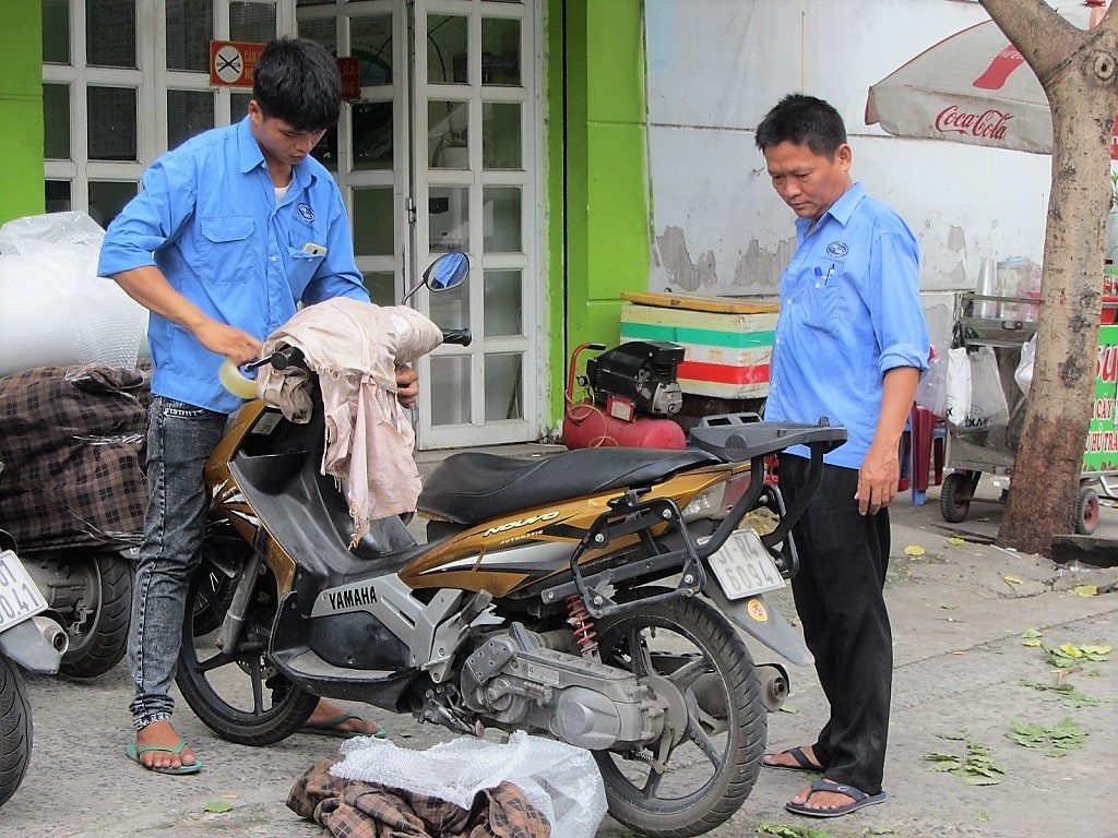 guide pour envoyer sa moto par train au vietnam