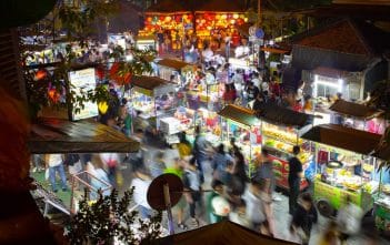 Visitez le marché nocturne de Hoi An