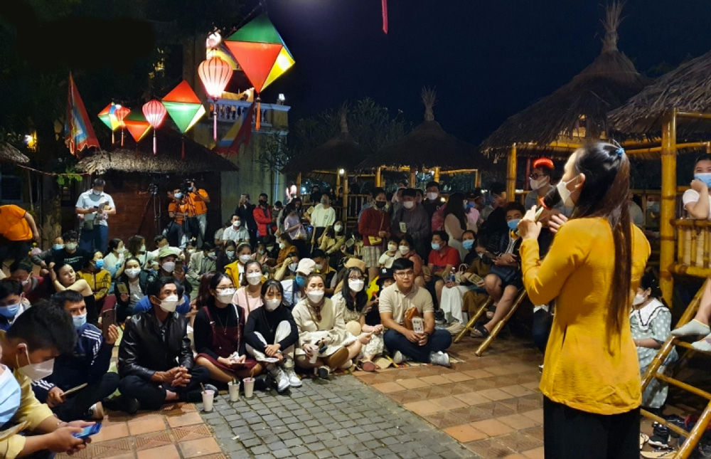 festival lanternes hoi an bai choi