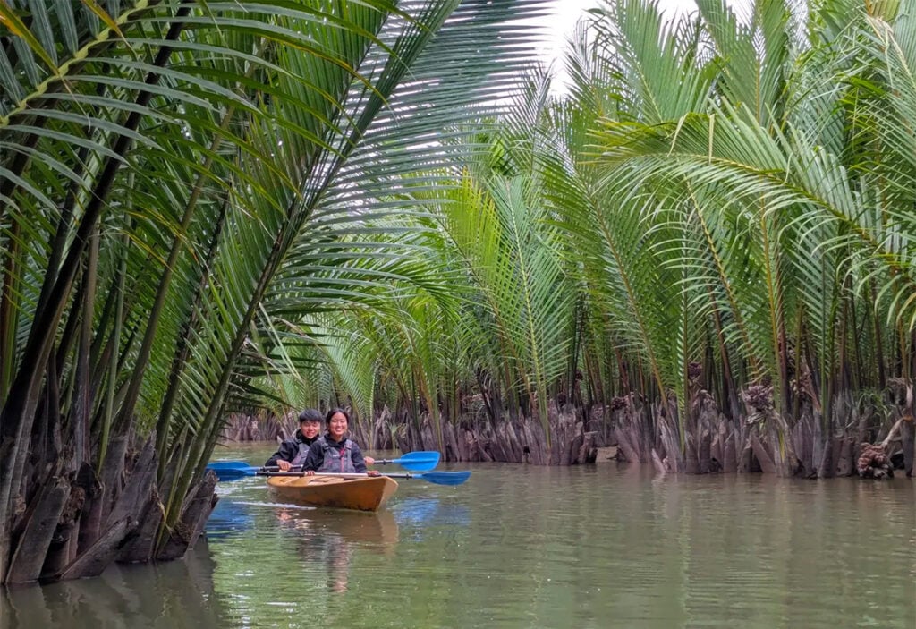 foret cocotiers hoi an en kayak