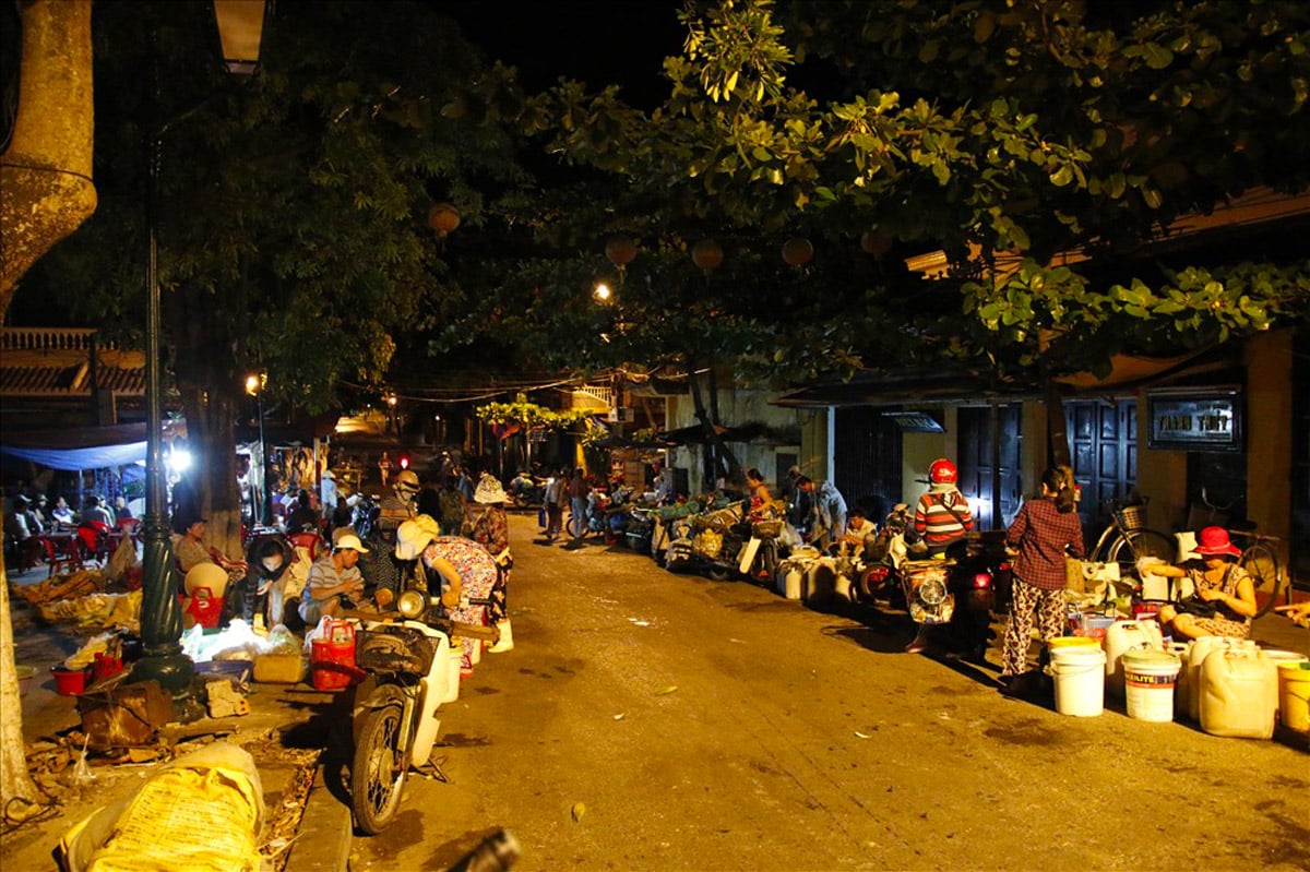 Le marché des femmes à Hoi An, entre 1h et 5h du matin
