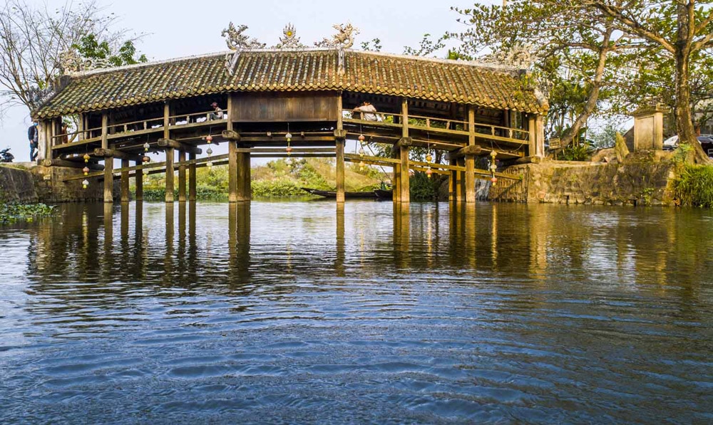 pont japonais hue vietnam