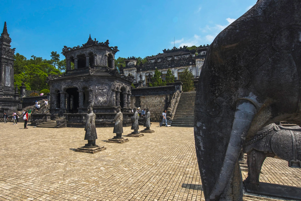 tombeau de khai dinh hue